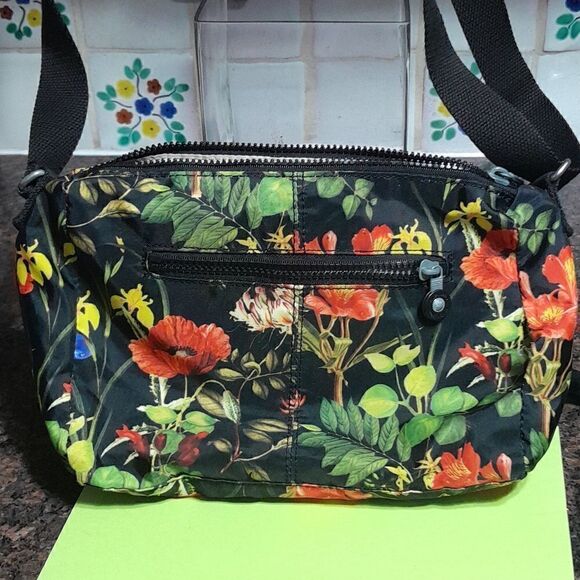 Kipling Crossbody Purse..."Callie"...EUC  - Picture 5 of 10